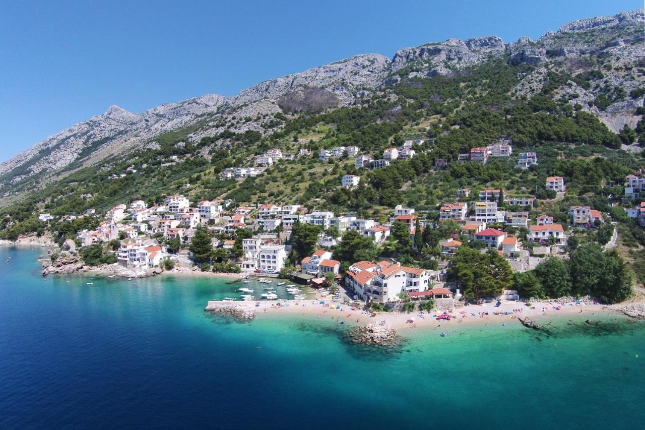 Apartments By The Sea Pisak, Omis - 2802 Bagian luar foto