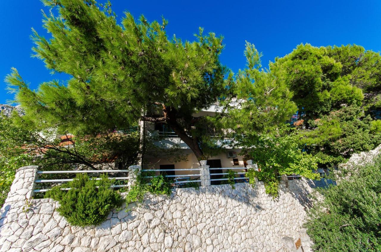 Apartments By The Sea Pisak, Omis - 2802 Bagian luar foto
