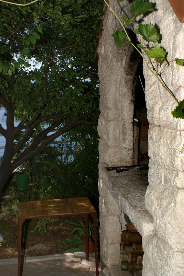 Apartments By The Sea Pisak, Omis - 2802 Bagian luar foto
