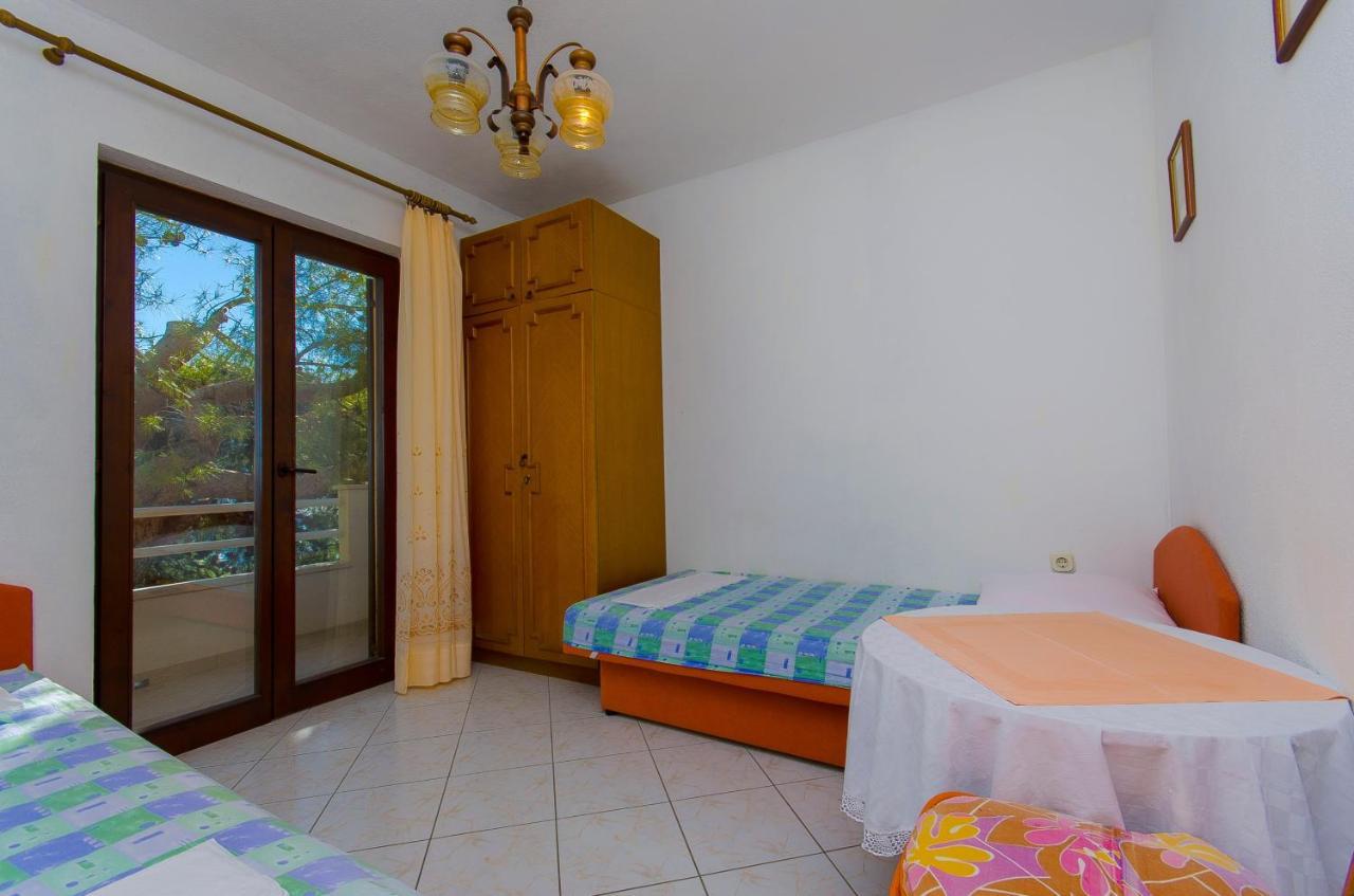 Apartments By The Sea Pisak, Omis - 2802 Bagian luar foto