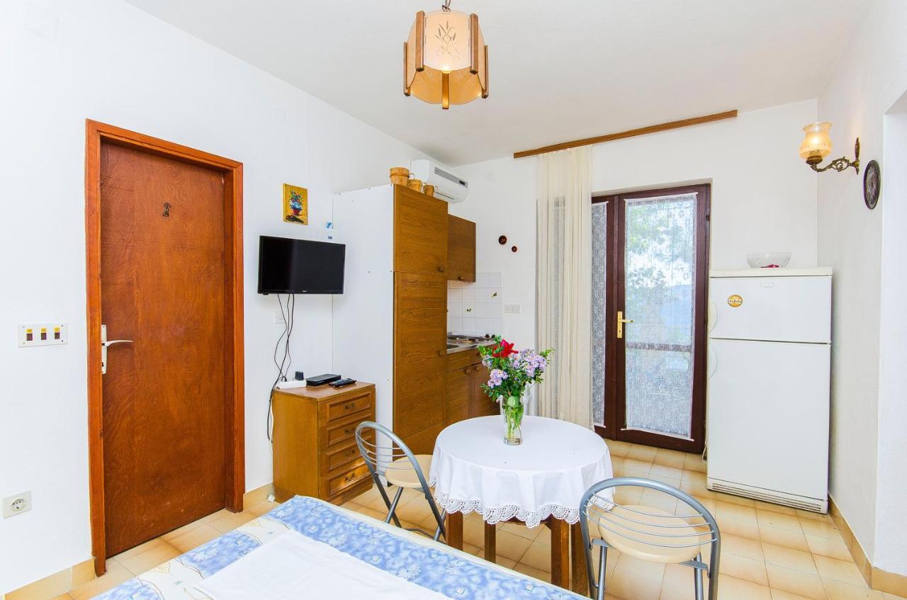 Apartments By The Sea Pisak, Omis - 2802 Bagian luar foto