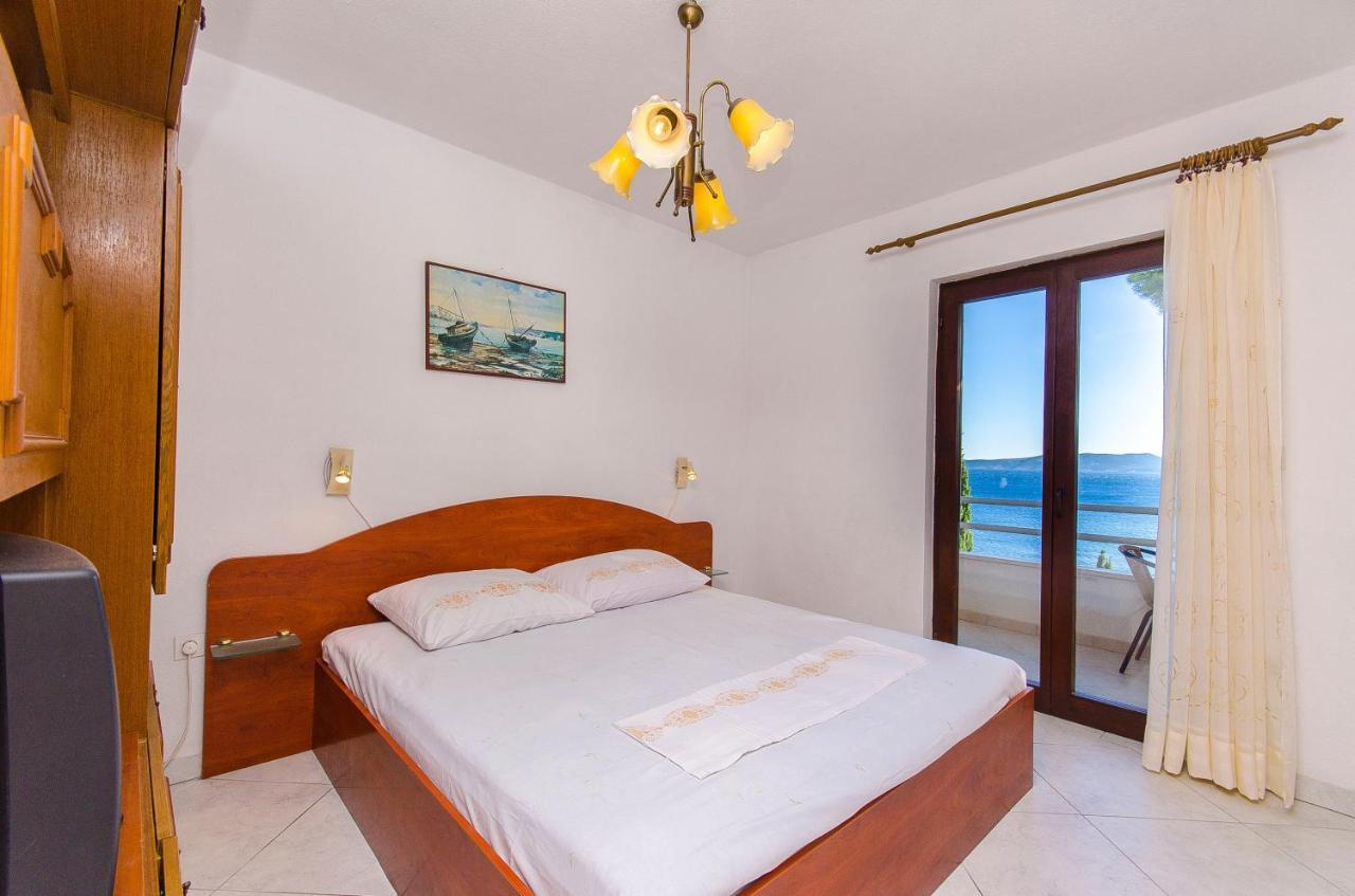 Apartments By The Sea Pisak, Omis - 2802 Bagian luar foto