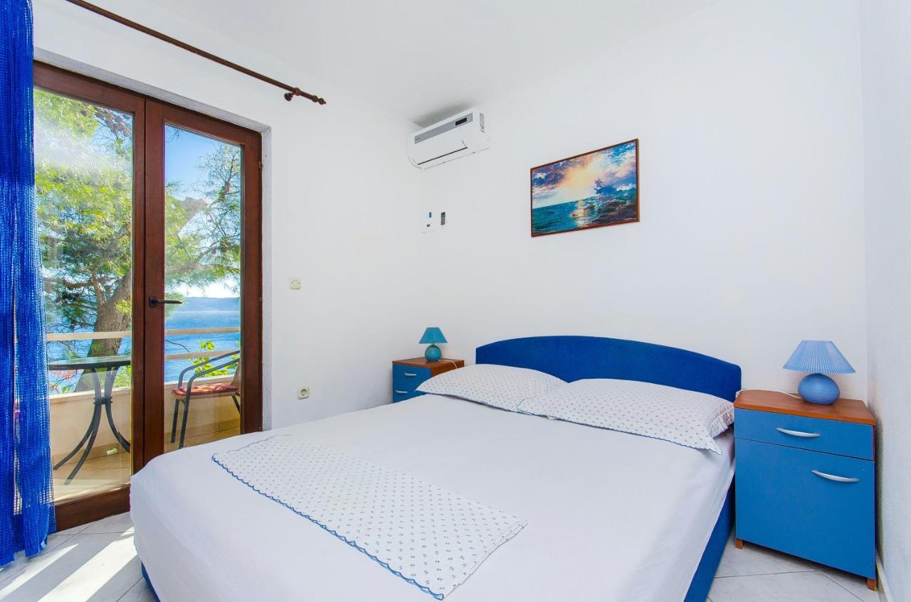 Apartments By The Sea Pisak, Omis - 2802 Bagian luar foto