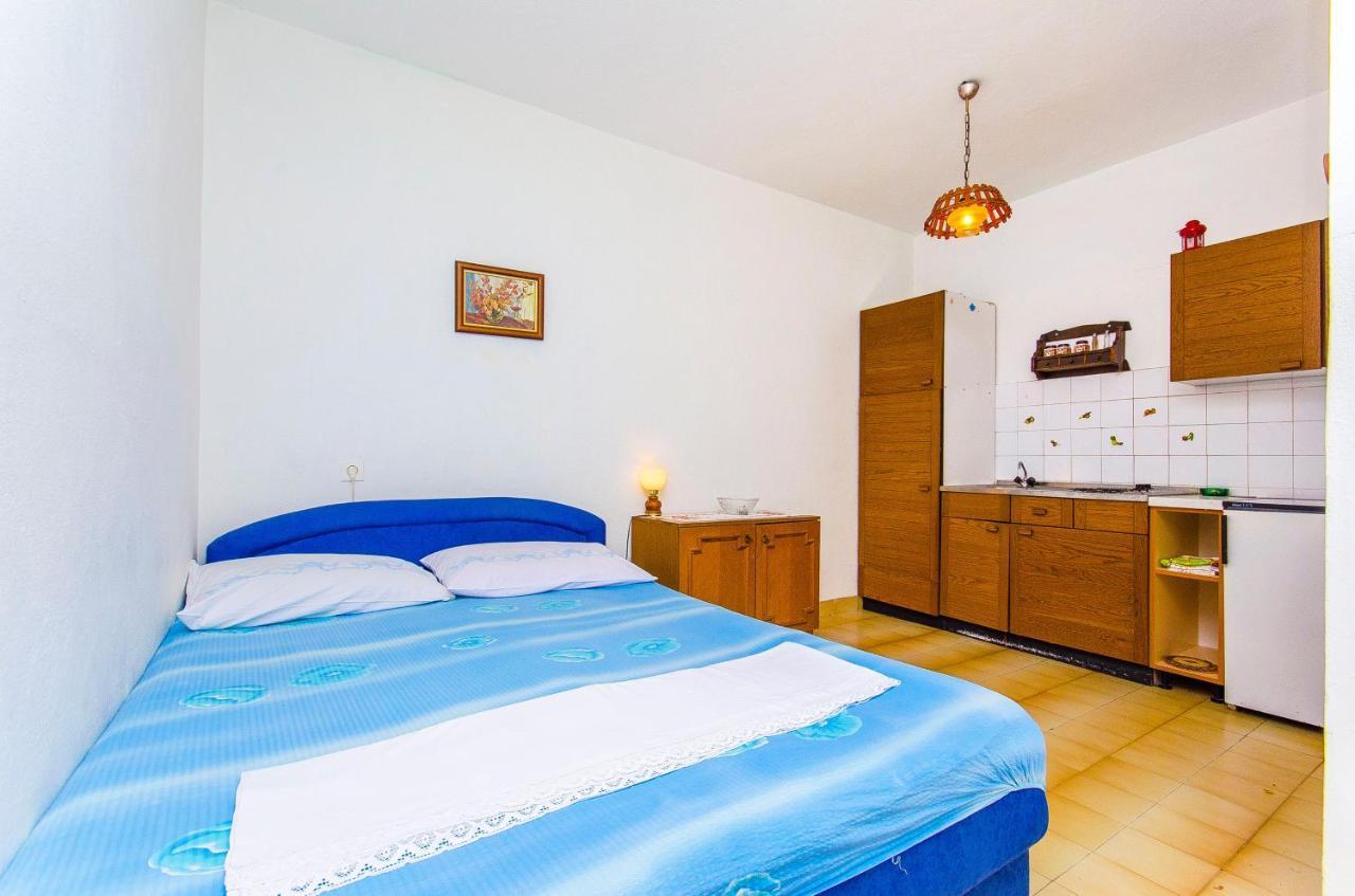 Apartments By The Sea Pisak, Omis - 2802 Bagian luar foto