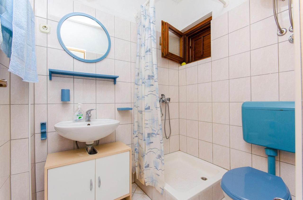 Apartments By The Sea Pisak, Omis - 2802 Bagian luar foto