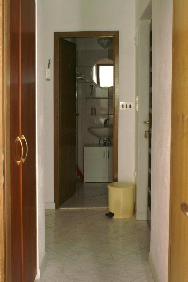 Apartments By The Sea Pisak, Omis - 2802 Bagian luar foto