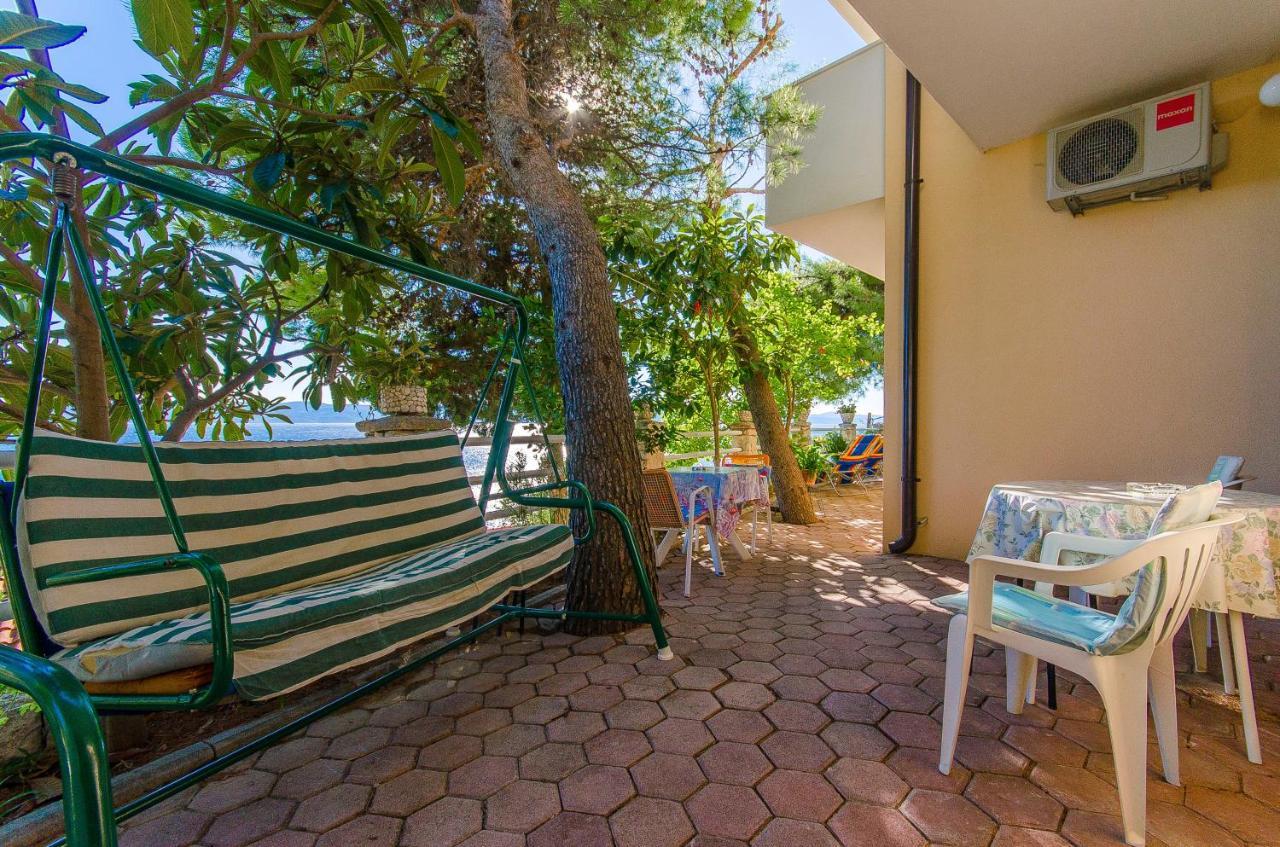Apartments By The Sea Pisak, Omis - 2802 Bagian luar foto